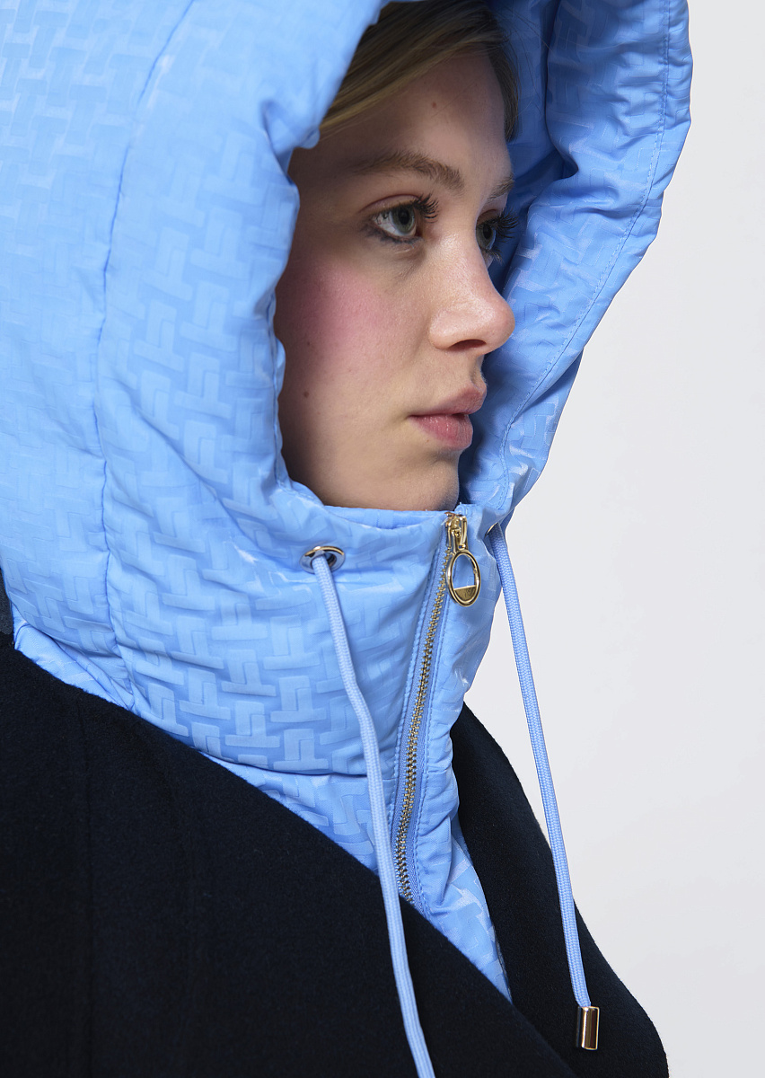 Daria небесно-голубой капюшон Daria небесно-голубой капюшон