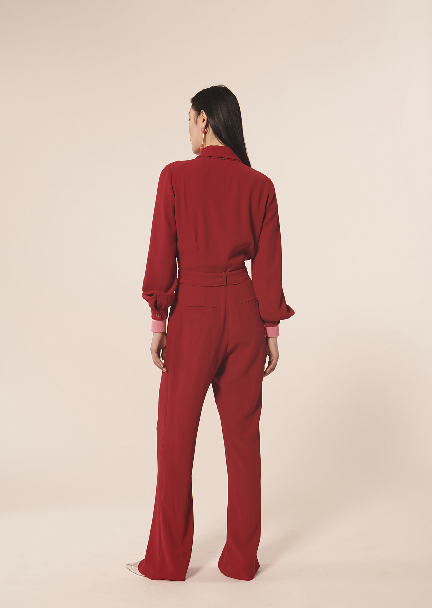 Комбинезон из крепа в красном цвете Комбинезон из крепа в красном цвете