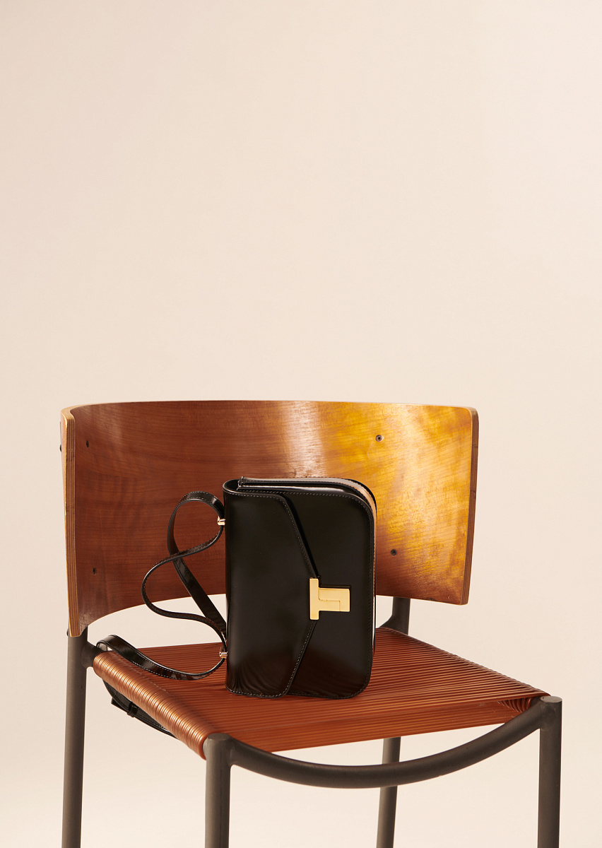 8 bis le grand черная сумка из кожи 8 bis le grand черная сумка из кожи