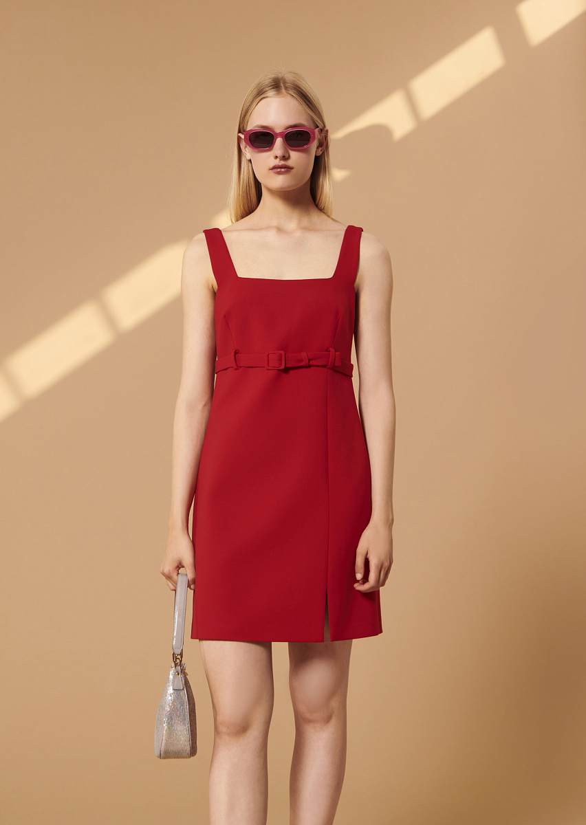 Красное мини-платье на бретелях Красное мини-платье на бретелях