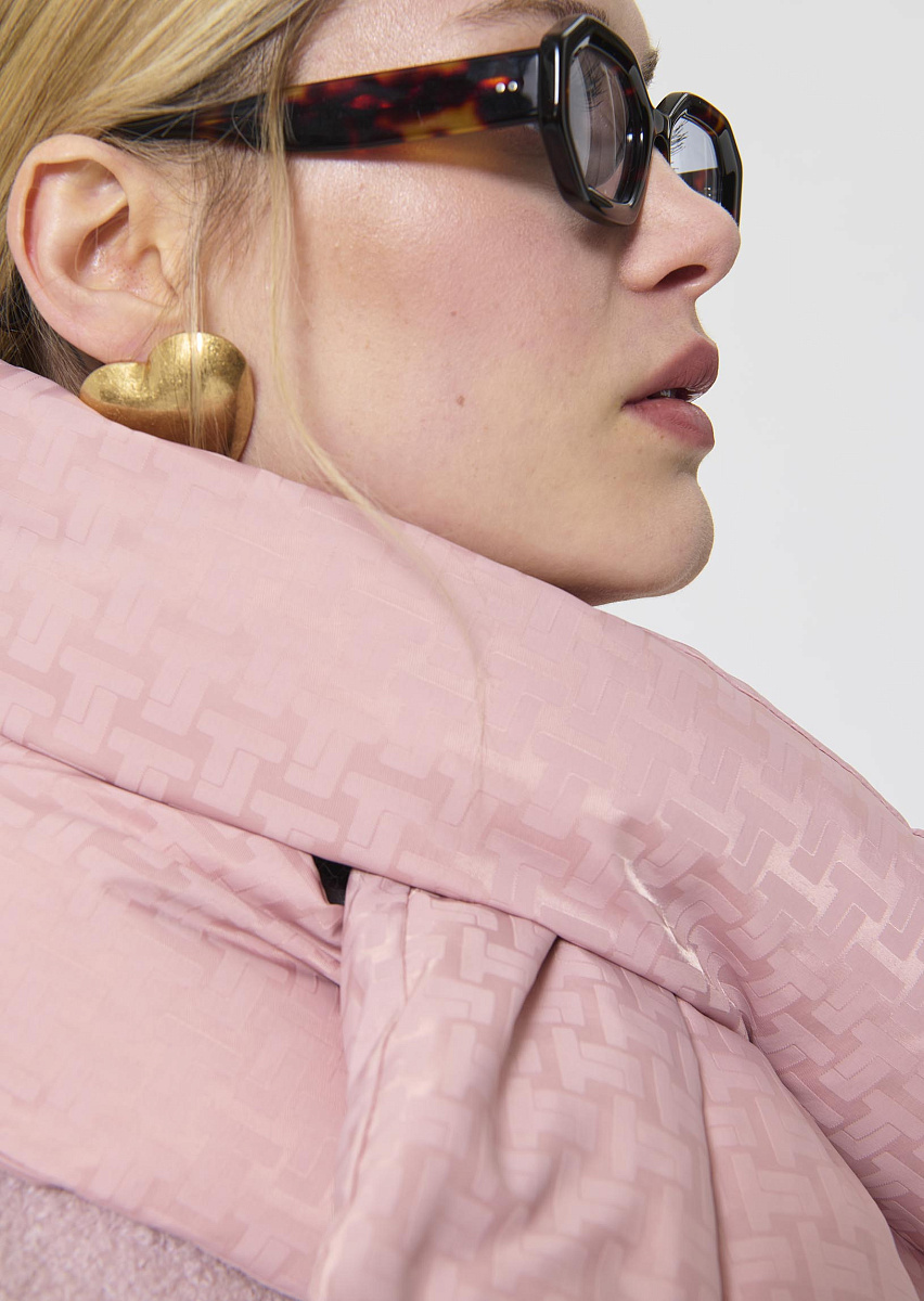Daria пудрово-розовый дутый шарф-пуховик
