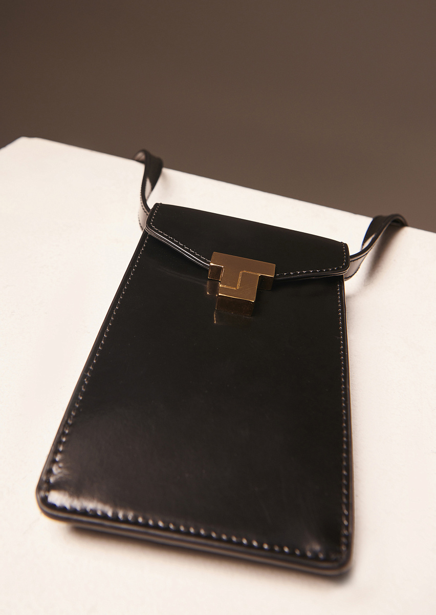 8 bis черный клатч из кожи 8 bis черный клатч из кожи