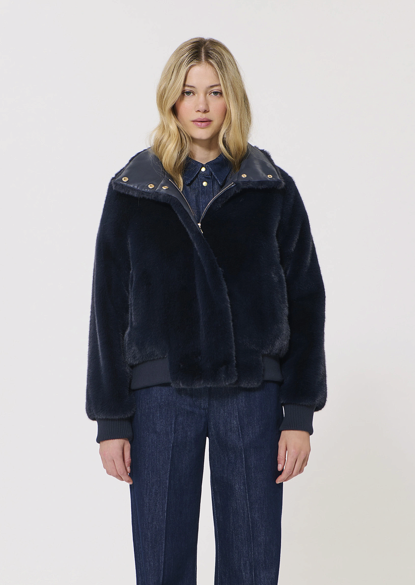 Bertille темно-синий бомбер из искусственного меха Bertille темно-синий бомбер из искусственного меха