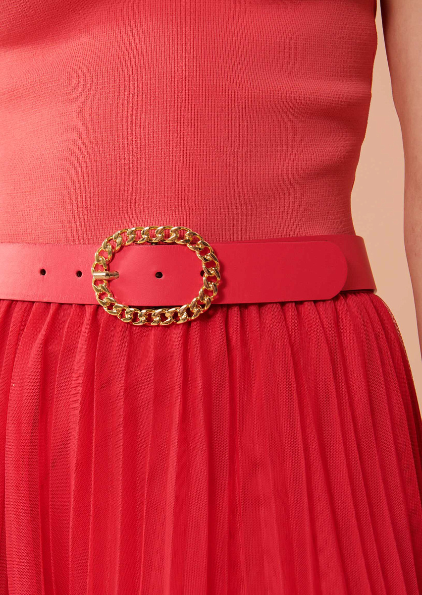 Ремень из кожи в цвете фуксия с позолоченной пряжкой Ремень из кожи в цвете фуксия с позолоченной пряжкой