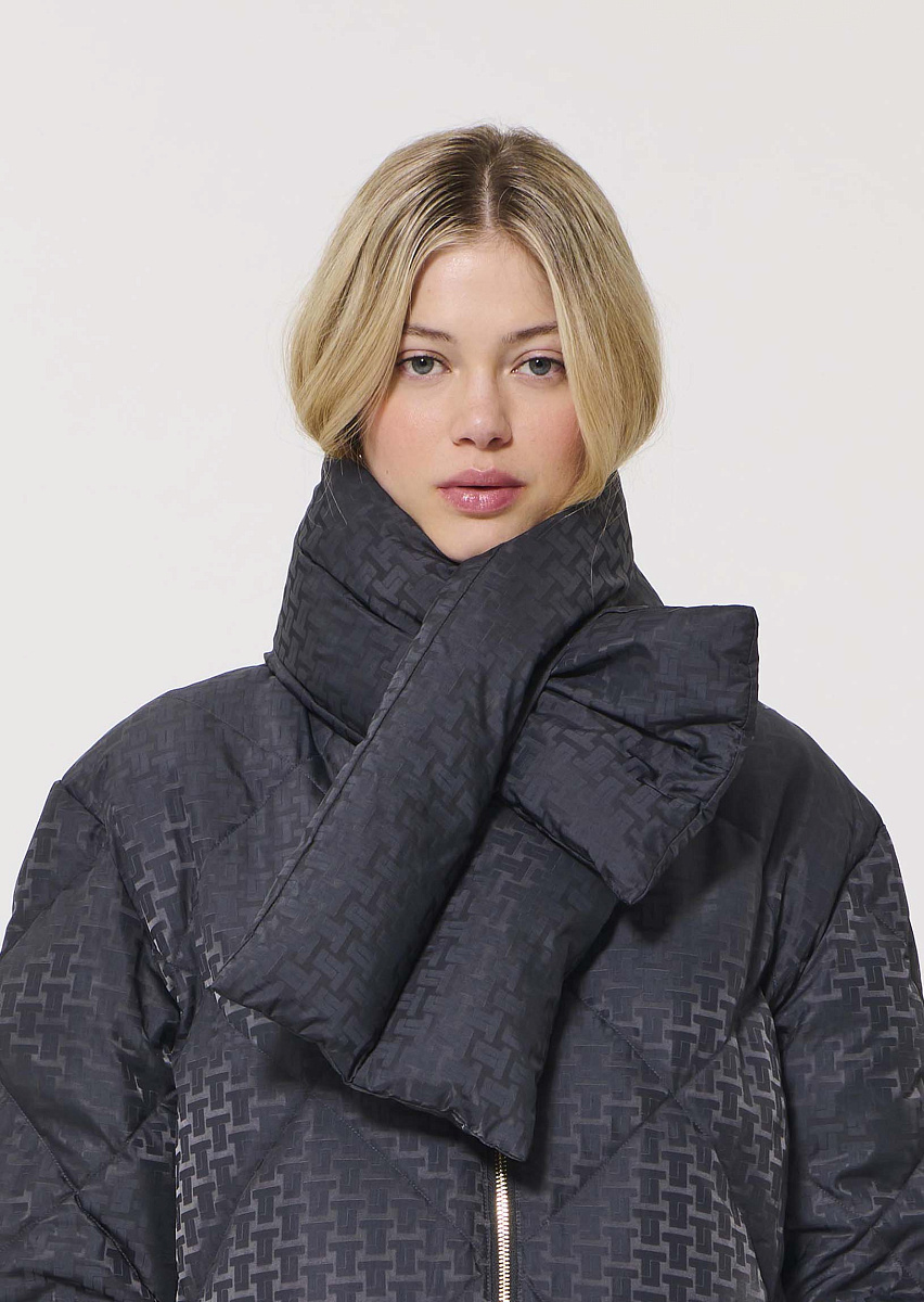 Daria черный дутый шарф-пуховик Daria черный дутый шарф-пуховик