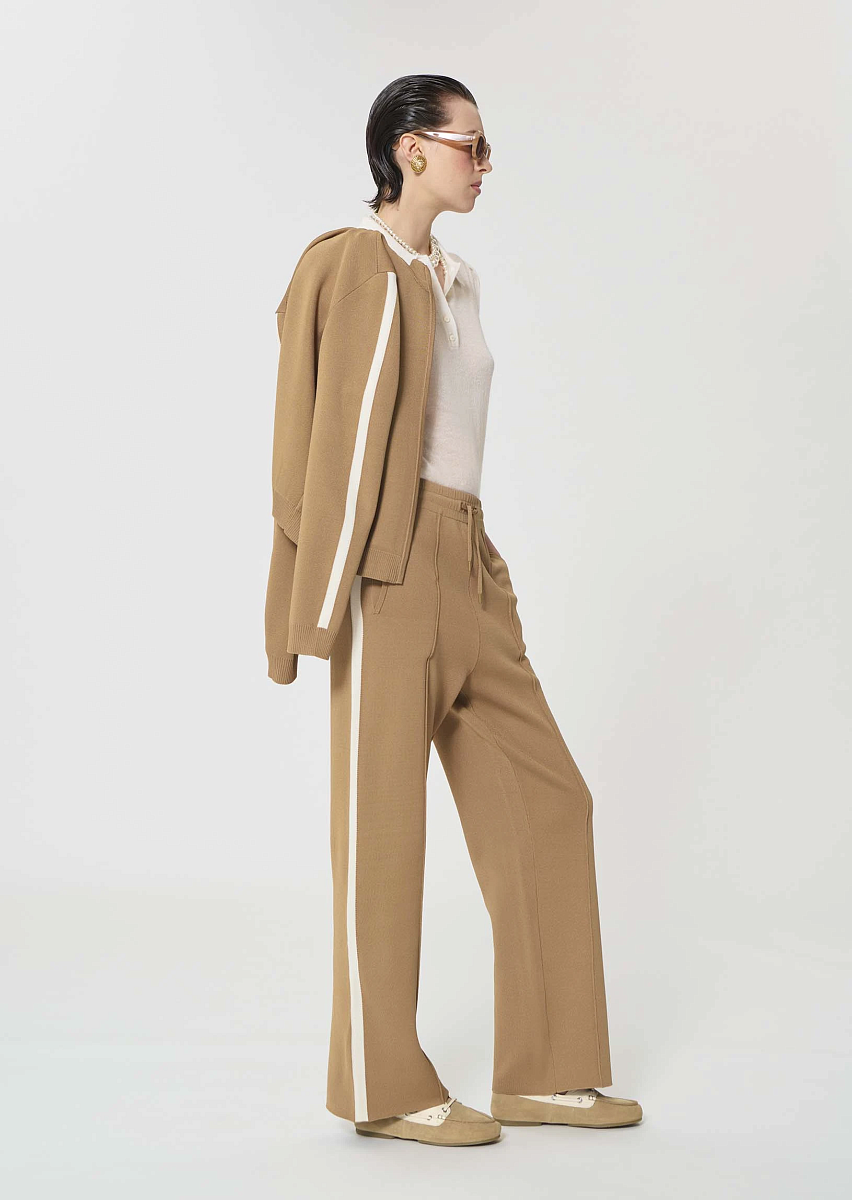 Parker бежевые брюки из технологичного трикотажа Parker бежевые брюки из технологичного трикотажа