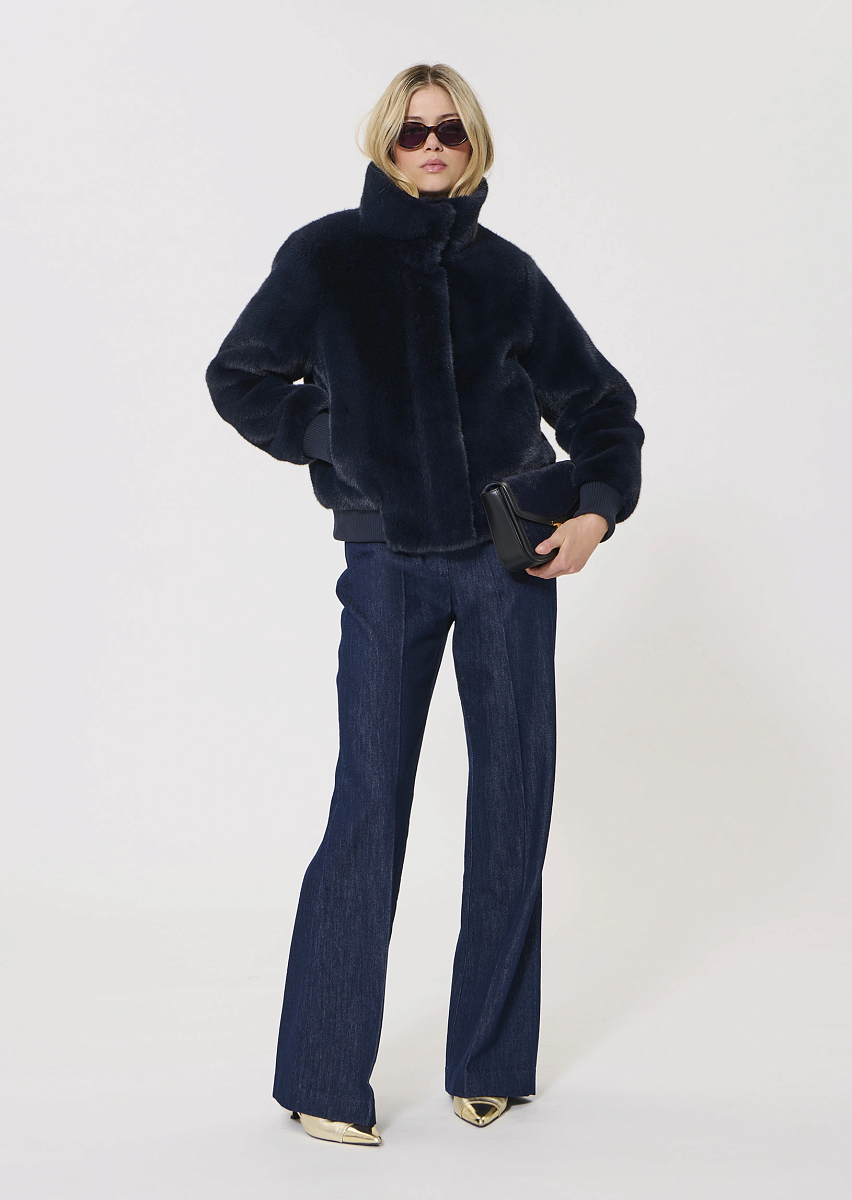 Bertille темно-синий бомбер из искусственного меха Bertille темно-синий бомбер из искусственного меха